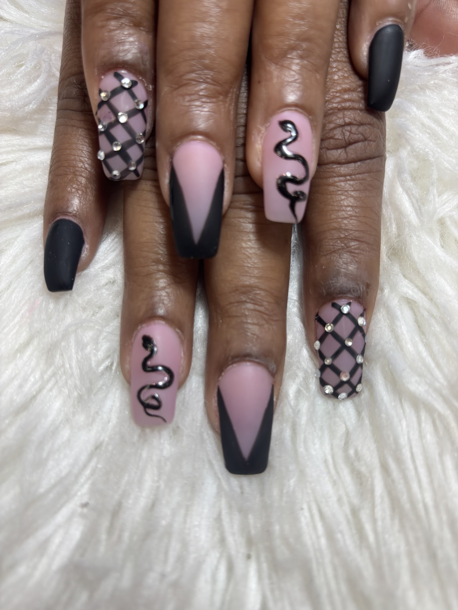 SASSY ME NAIL SPA nail photo 4
